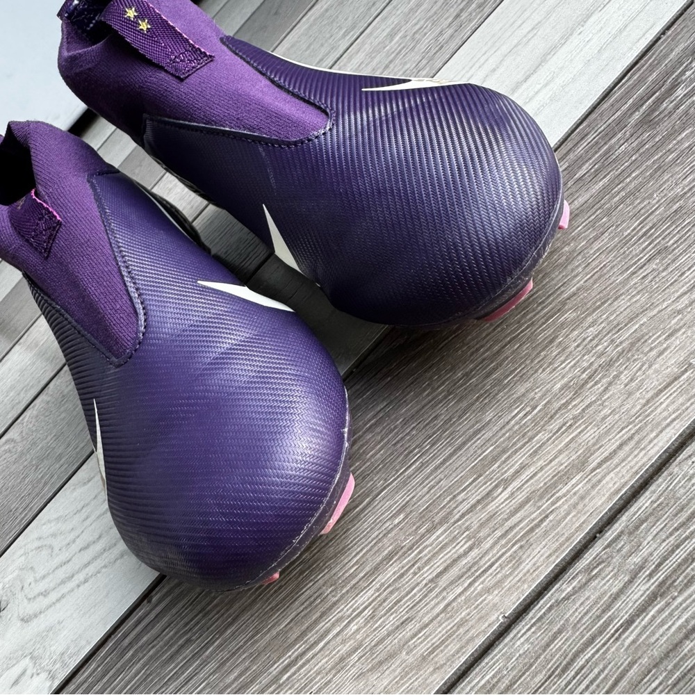 Nike Soccer Cleats | Size: 5Y | Regular Condition - Picture 8 of 9